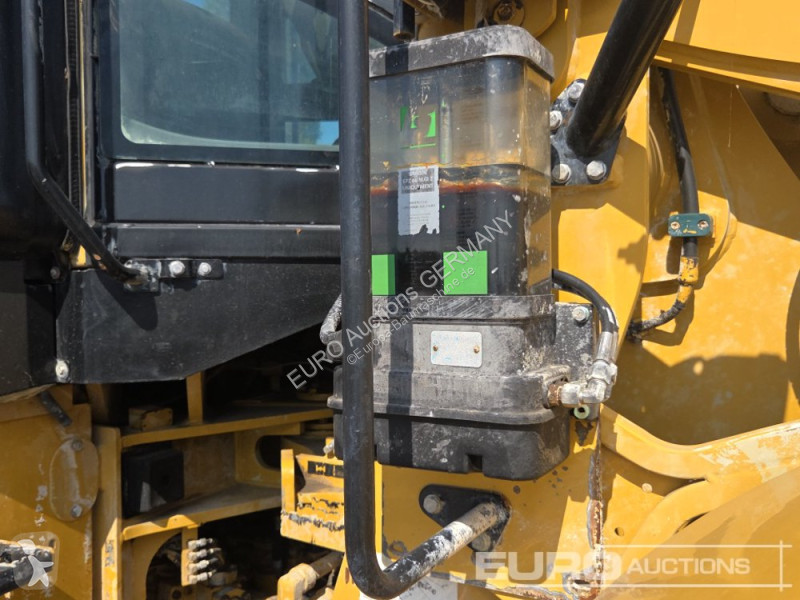 Товарач Caterpillar