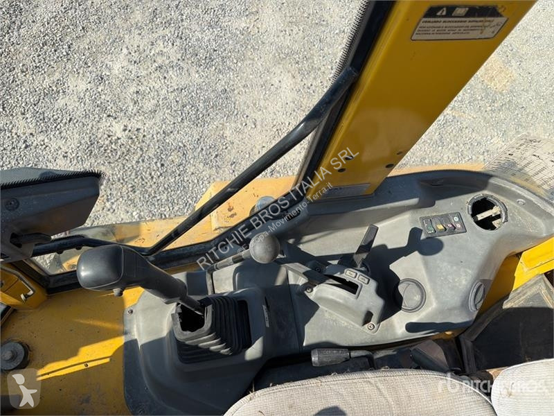 Pala cargadora Komatsu WB70A Wheel Loader