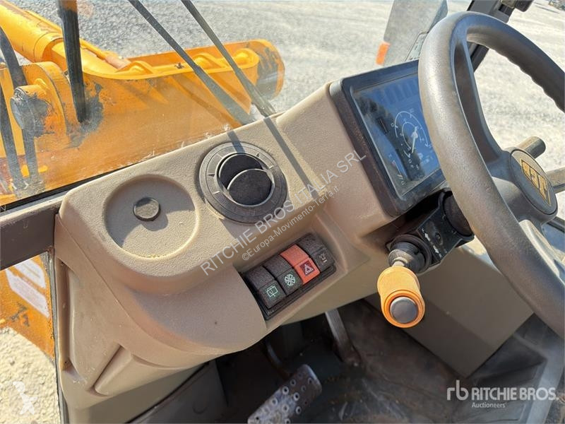 Pala cargadora JCB 409
