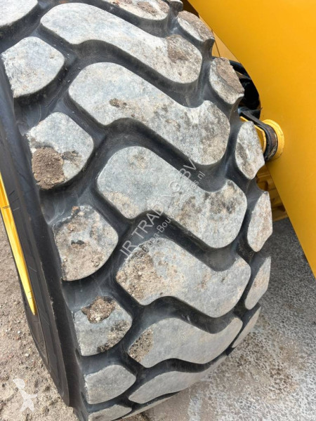Товарач Caterpillar XE