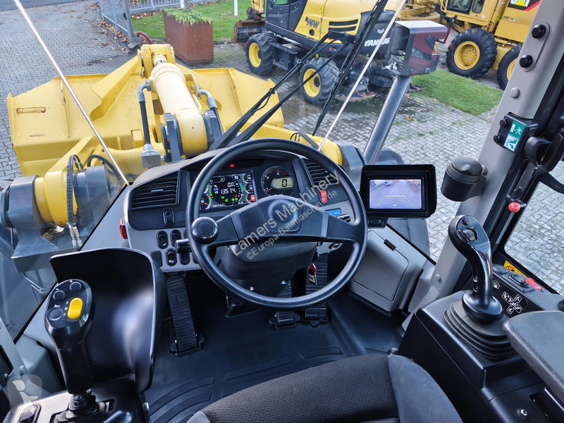 Pá carregadora Komatsu 4708