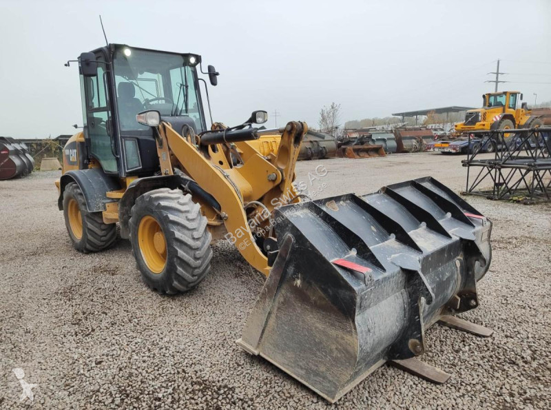 Shovel Caterpillar M
