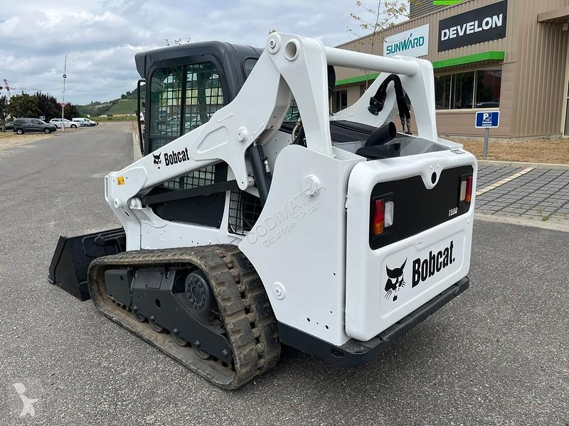 Pá carregadora Bobcat  T590