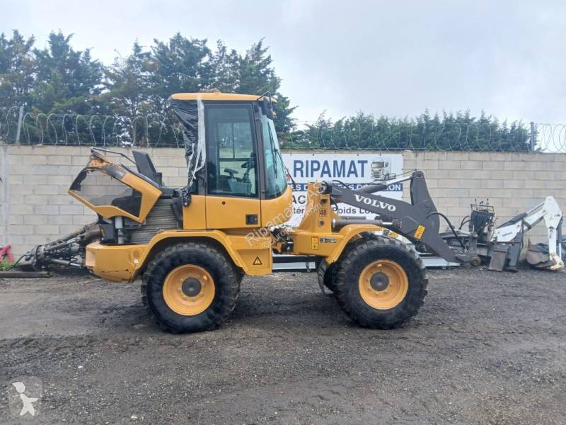 Nakladač Volvo L30G