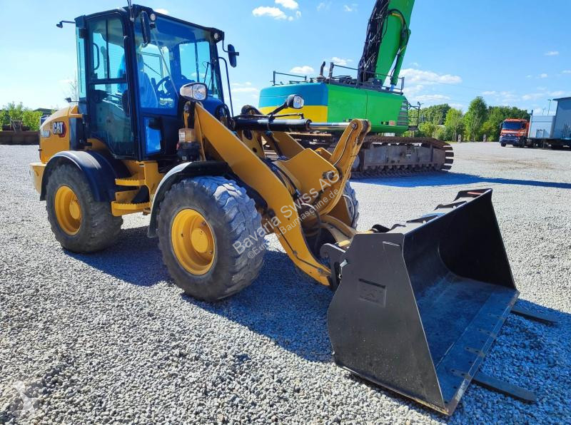 Shovel Caterpillar M