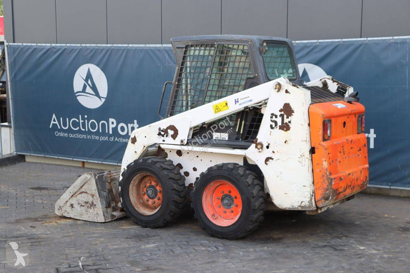 Shovel Bobcat