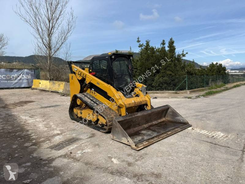 Nakladač Caterpillar 3 XE