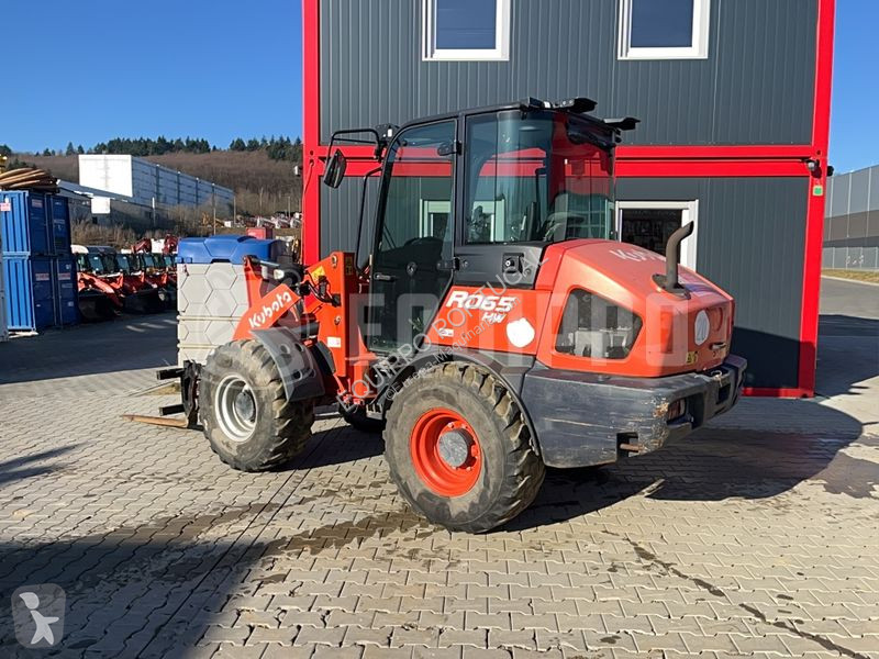Nakladač Kubota R065