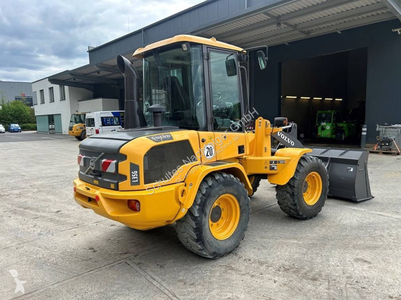 Lastik tekerli yükleyici ikinci el araç Volvo L 35 G - İlan