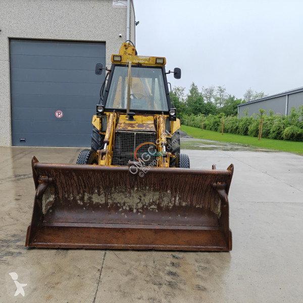 Nakladač JCB 3CX