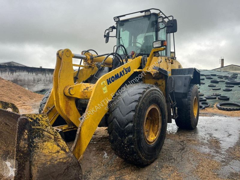 Nakladač Komatsu 3205