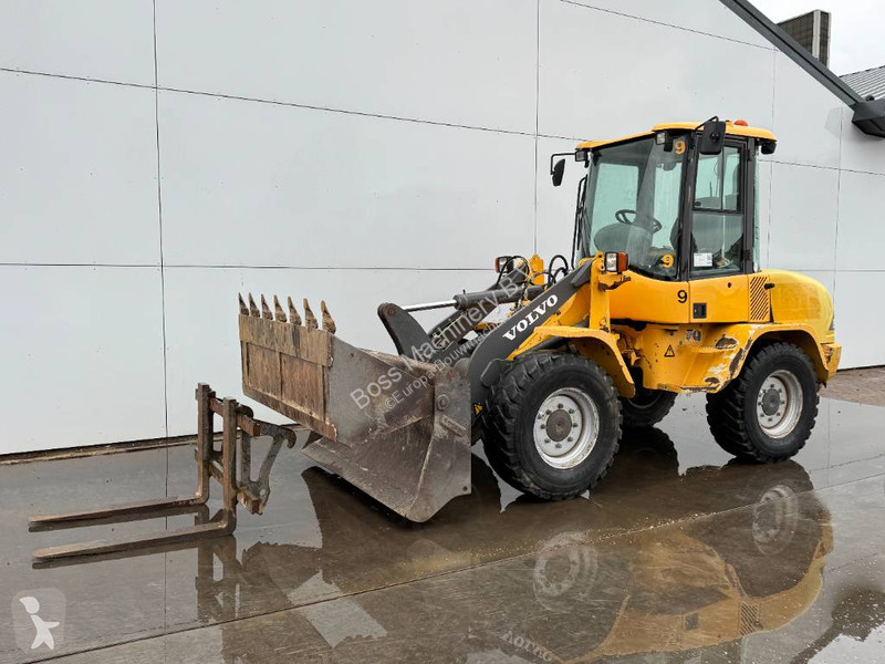 Nakladač Volvo B - Bucket + Forks / Quick Coupler