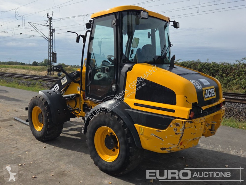 Товарач JCB 409