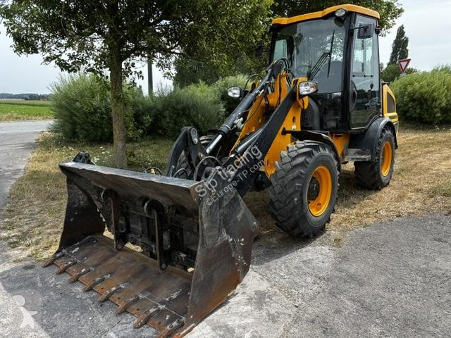 مُحمّلة JCB T4