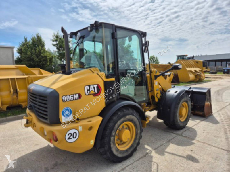 Nakladač Caterpillar 906M