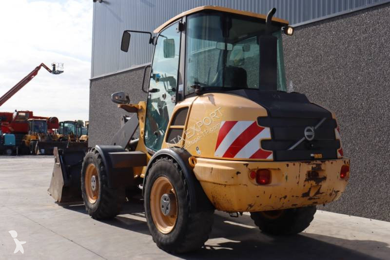 Nakladač Volvo L 28 F