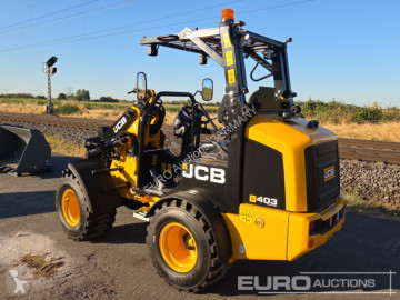 محملة بعجلات JCB