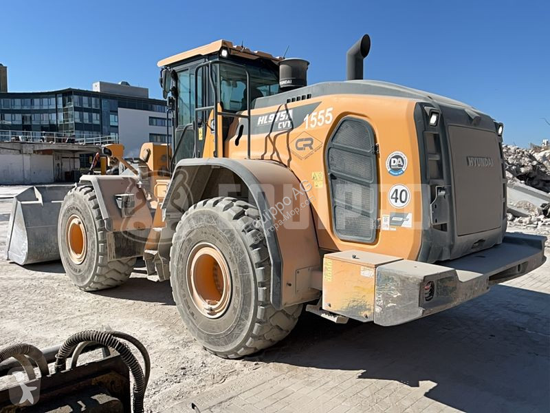 Nakladač Hyundai HL975ACVT