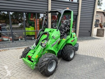 Nakladač Avant tecno 640i