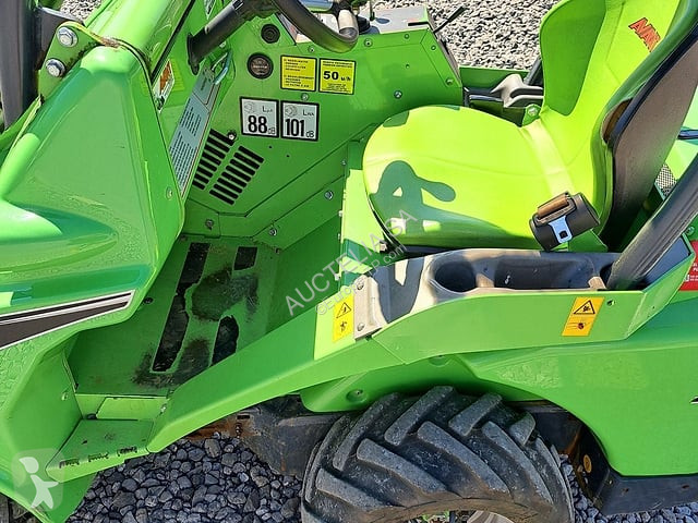 Pala cargadora Avant tecno 423