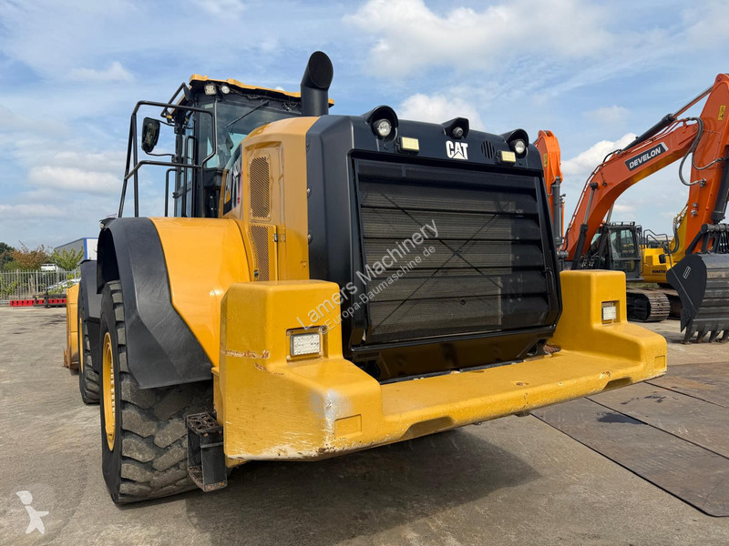 Товарач Caterpillar 982M .