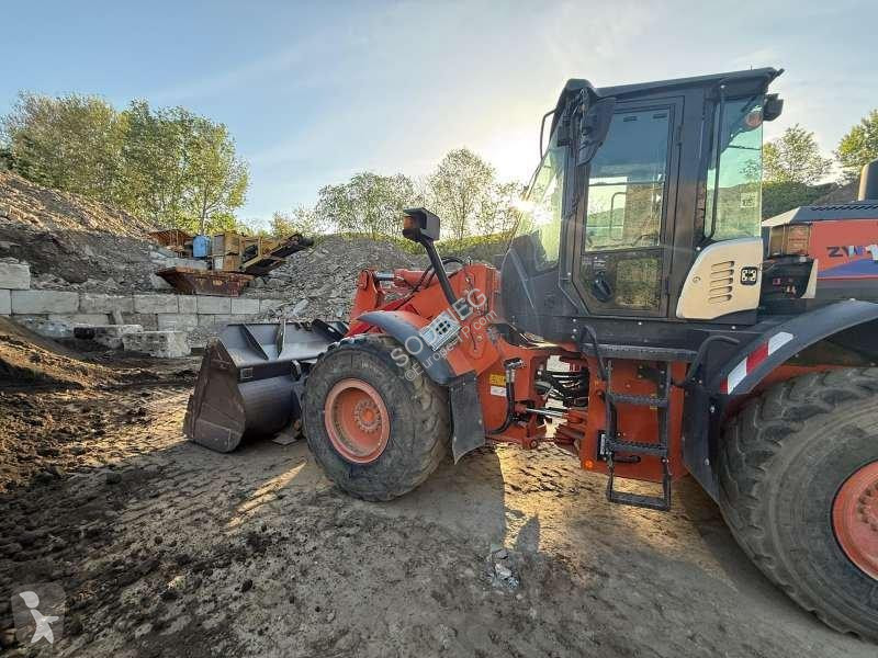 Hitachi 1806 loader