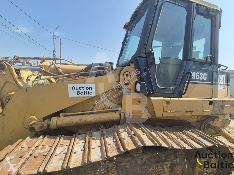 Навантажувач Caterpillar