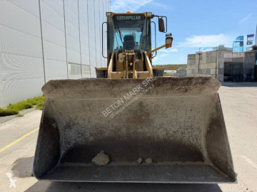 Pá carregadora sobre pneus Caterpillar