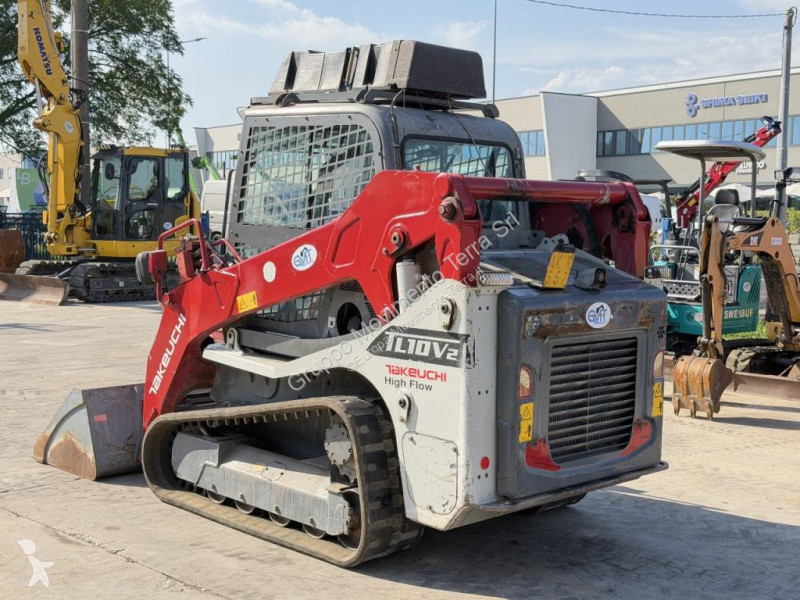 Shovel Takeuchi TL10V-2