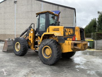 Chargeuse sur pneus JCB