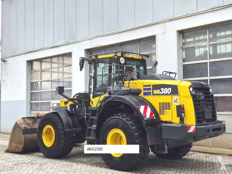 Lastare Komatsu 8