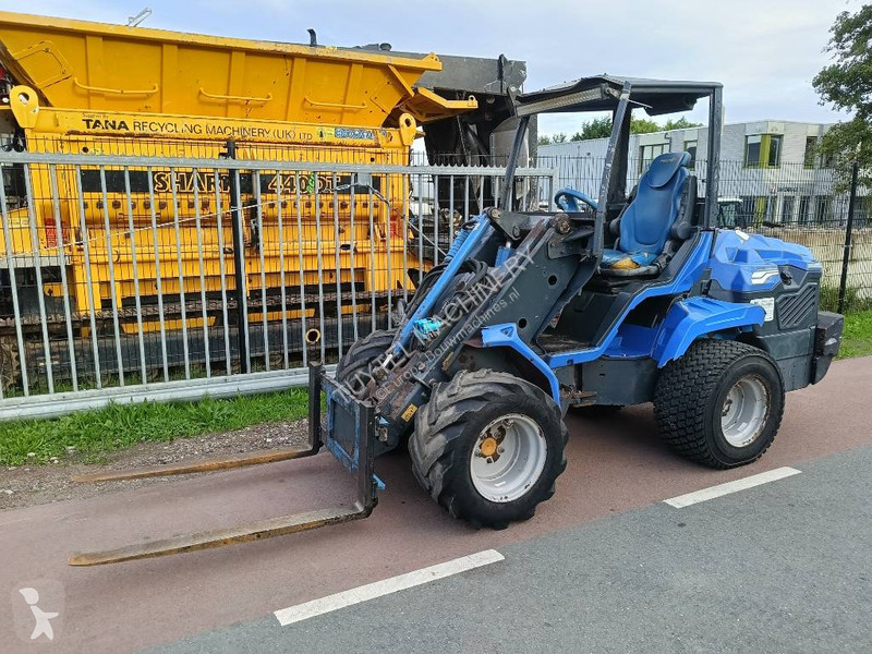 Chargeuse MultiOne 10.8DT minishovel 2140 kg...