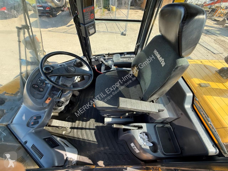 Lastare Komatsu 5H mit Waage