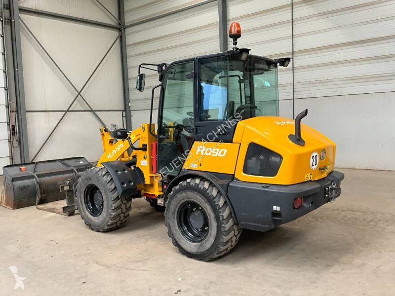 Pala cargadora Kubota R 090