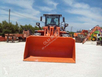 Hitachi ZW220 6
