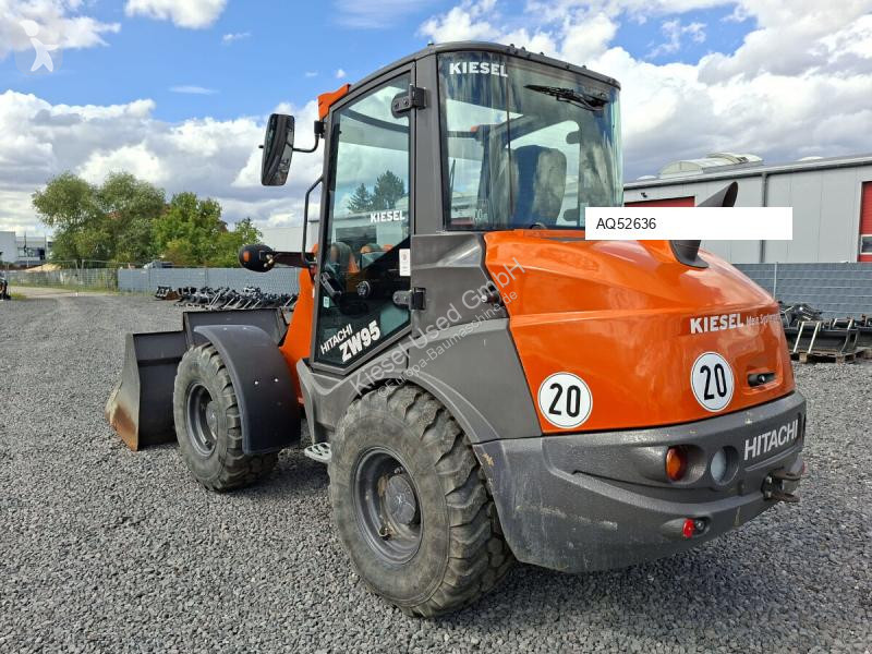 Nakladač Hitachi 6