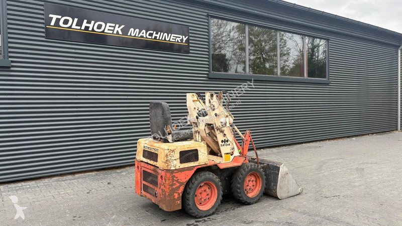 مُحمّلة Komatsu mini loader