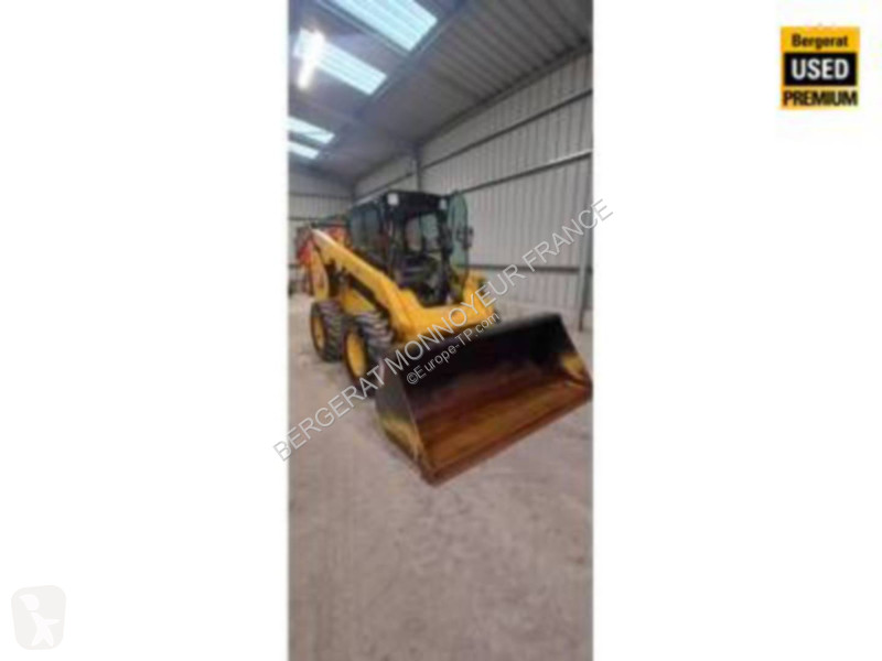مُحمّلة Caterpillar 272D3 XE