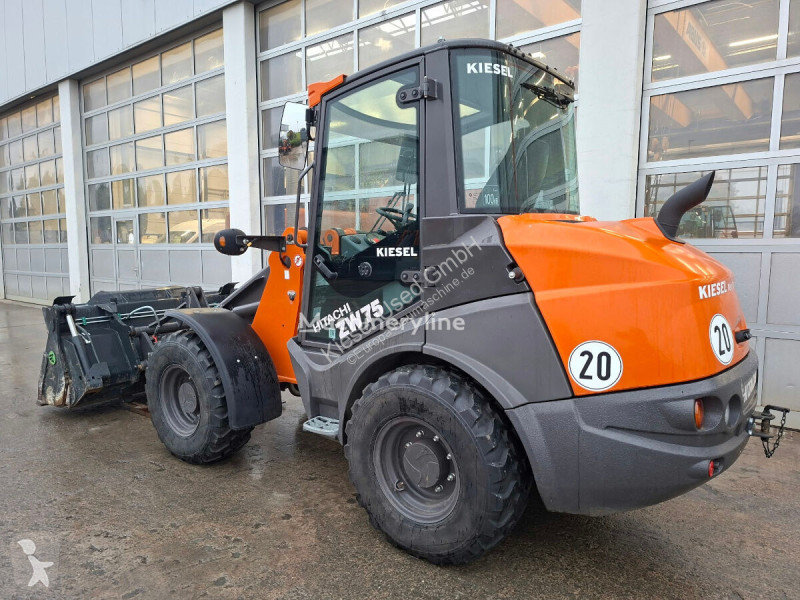 Товарач Hitachi 6
