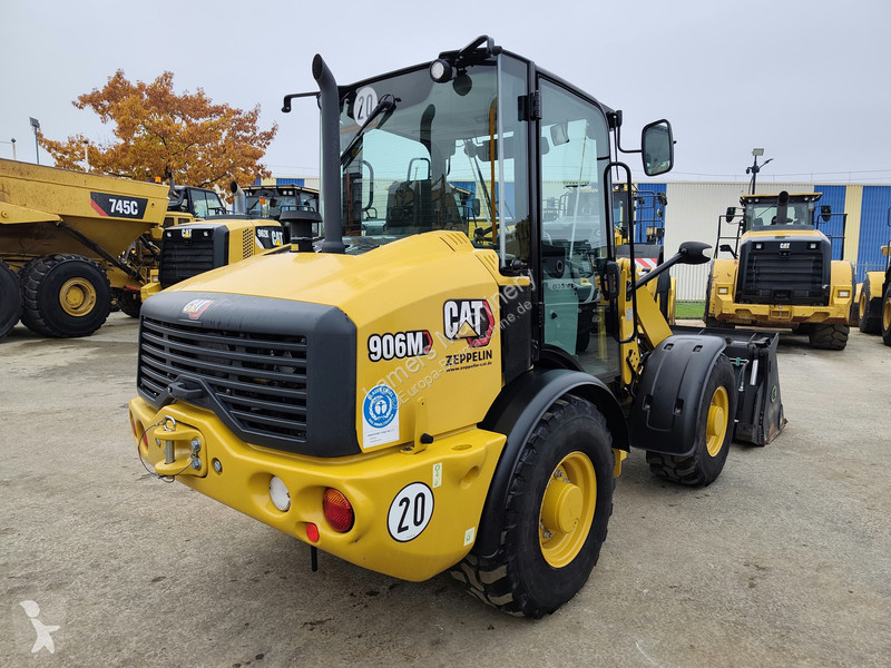 Shovel Caterpillar M .