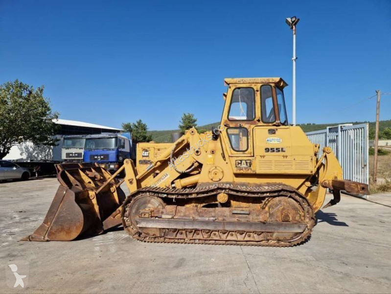 مُحمّلة Caterpillar CAT With Ripper