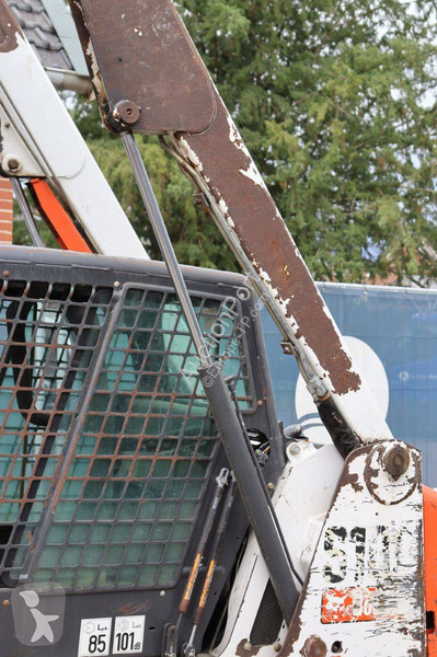 Shovel Bobcat