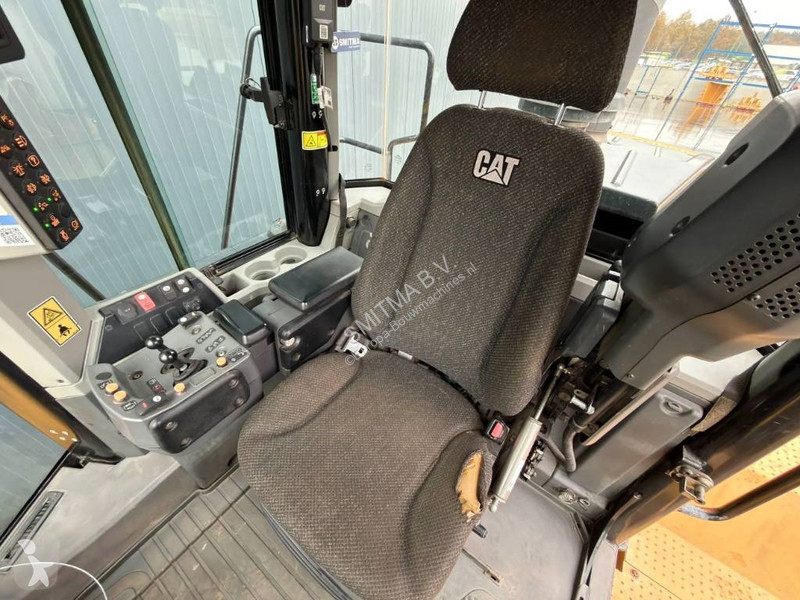 Nakladač Caterpillar 966M XE