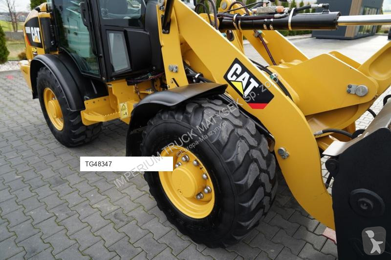 Nakladač Caterpillar 906M
