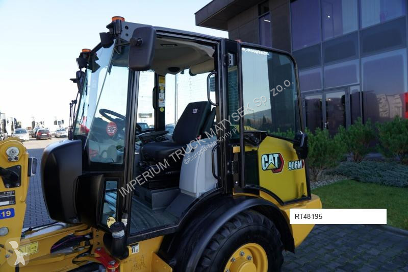 Nakladač Caterpillar 906M