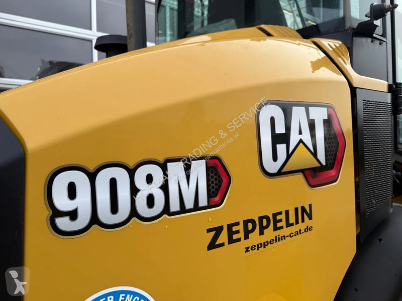 Chargeuse Caterpillar M
