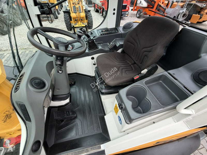 Nakladač Liebherr Compact Łyżka + Widły Super...