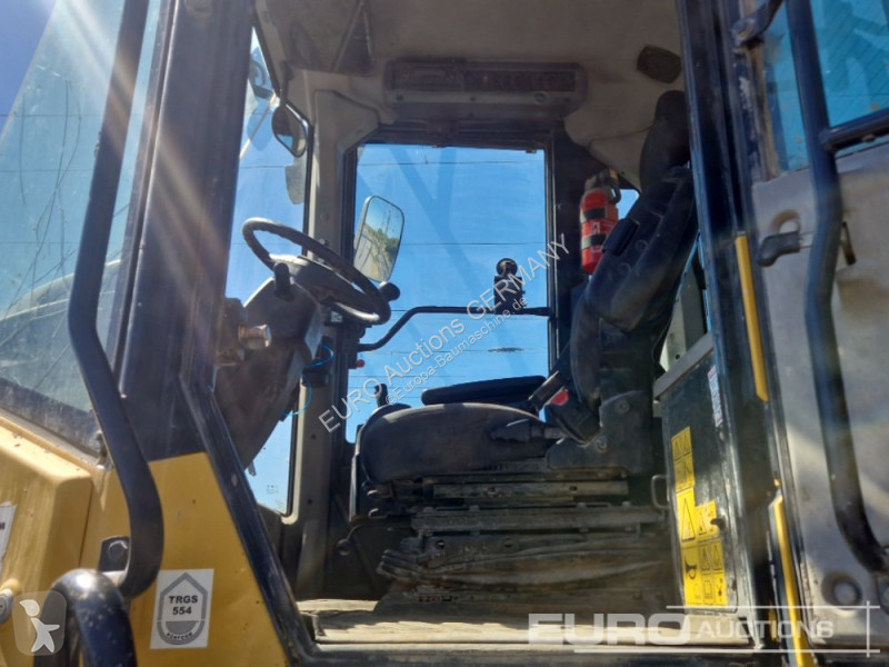 Nakladač Komatsu 8EO