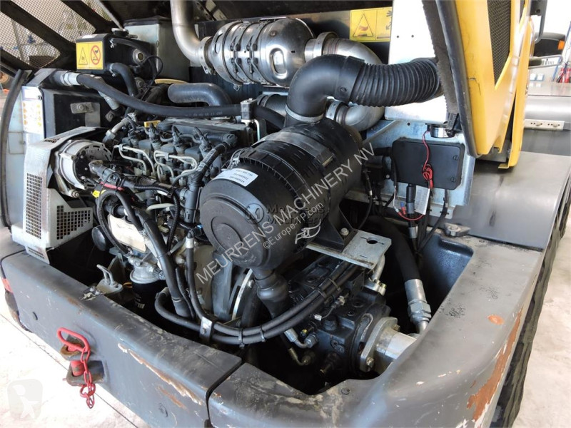 Nakladač Yanmar V80 + Fork