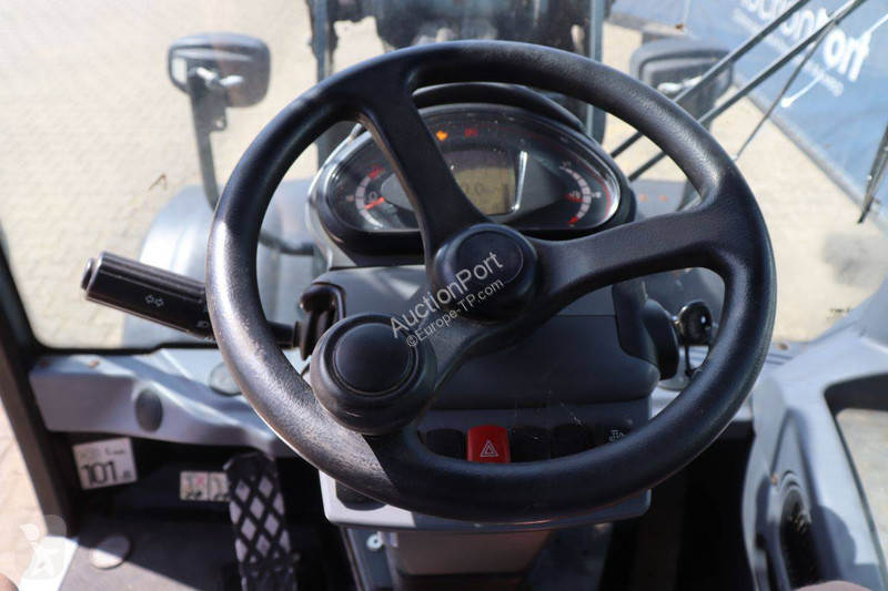 Фронтальный погрузчик Giant G5000DC Tele